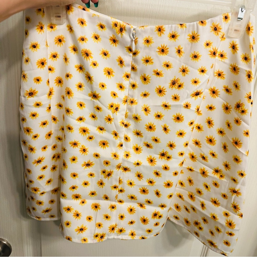 WeWoreWhat NWT Womens White Floral Sunflower Slip Miniskirt msrp $69 medium - Picture 7 of 9